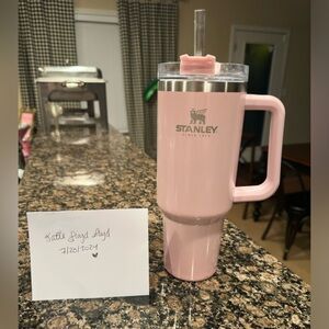 Stanley x Target Pink Pearlescent Limited Edition 40 oz Quencher